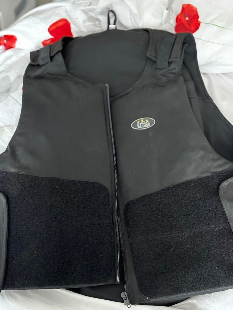 Bodyprotector, Dieren en Toebehoren, Paardrijkleding, Ophalen of Verzenden, Zo goed als nieuw
