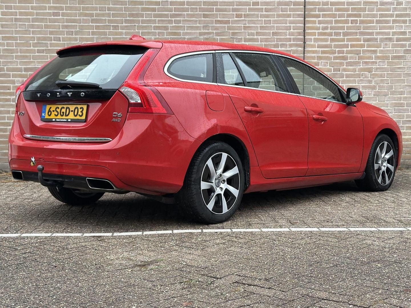 Volvo V60 2.4 D6 AWD Plug-In Hybrid Summum | Leder | Climate, Automaat, Zwart, 48 g/km, Break