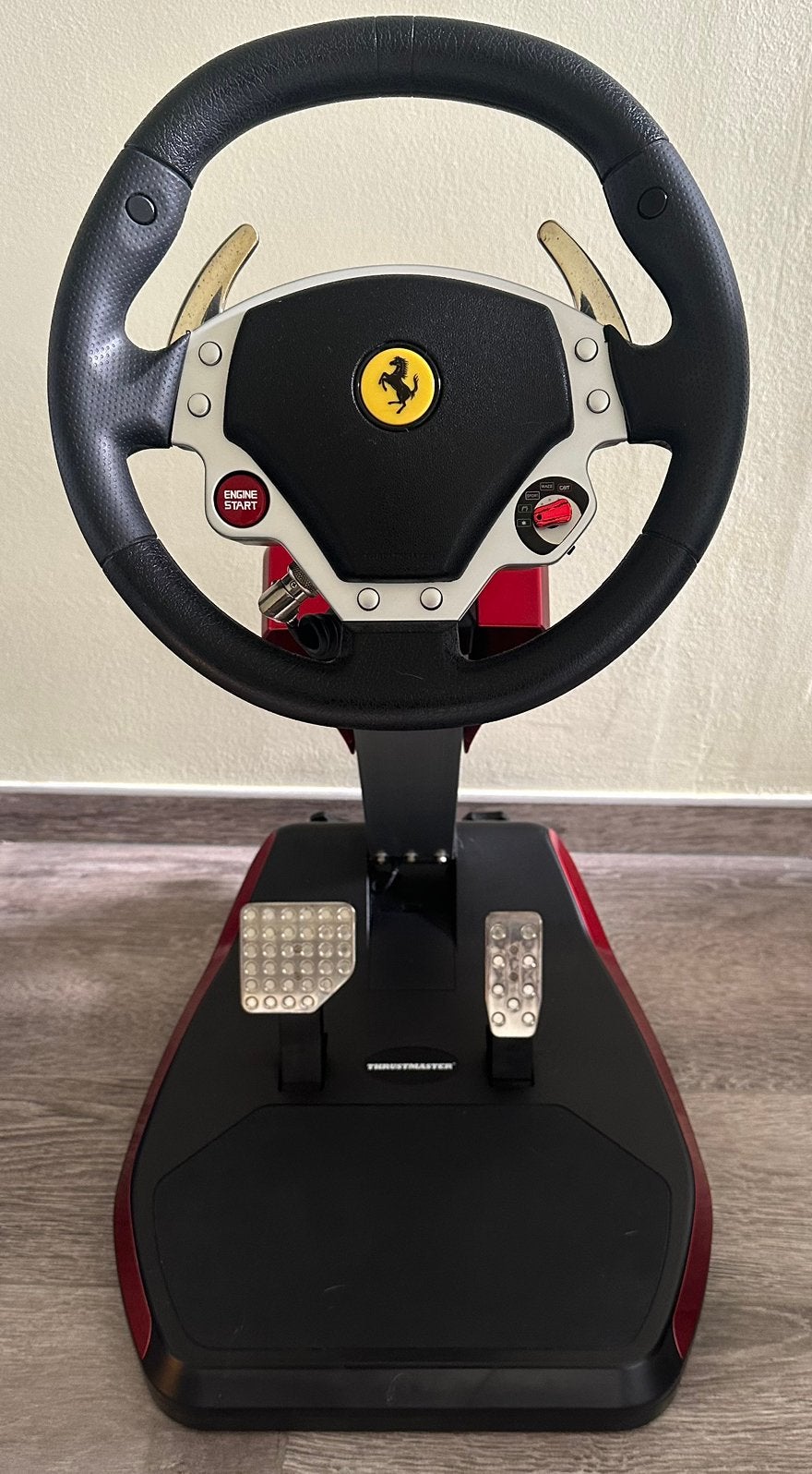 Volant Ferrari Thrusttmaster, Enlèvement, Utilisé, Volant ou Accessoire de sport, Sans fil