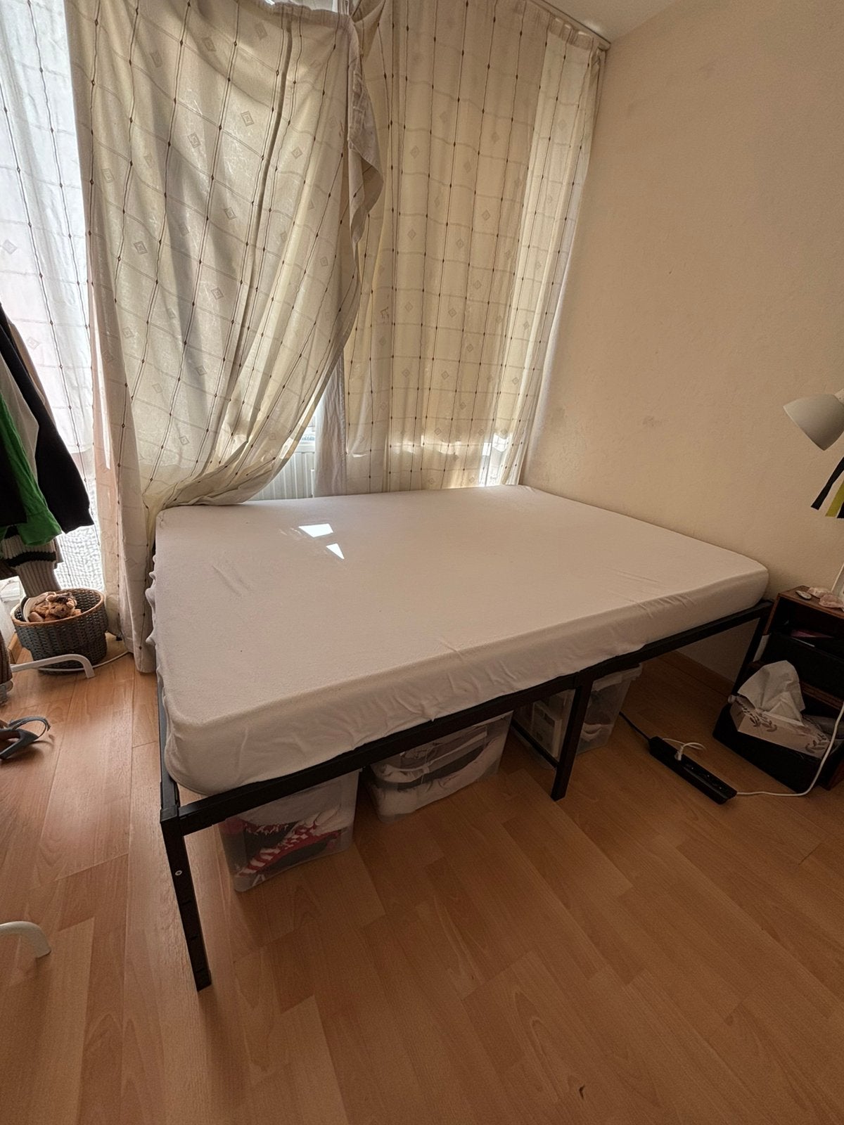 Lit + matelas, Huis en Inrichting, Slaapkamer | Matrassen en Bedbodems, Zo goed als nieuw, 140 cm, 190 cm of minder, Ophalen