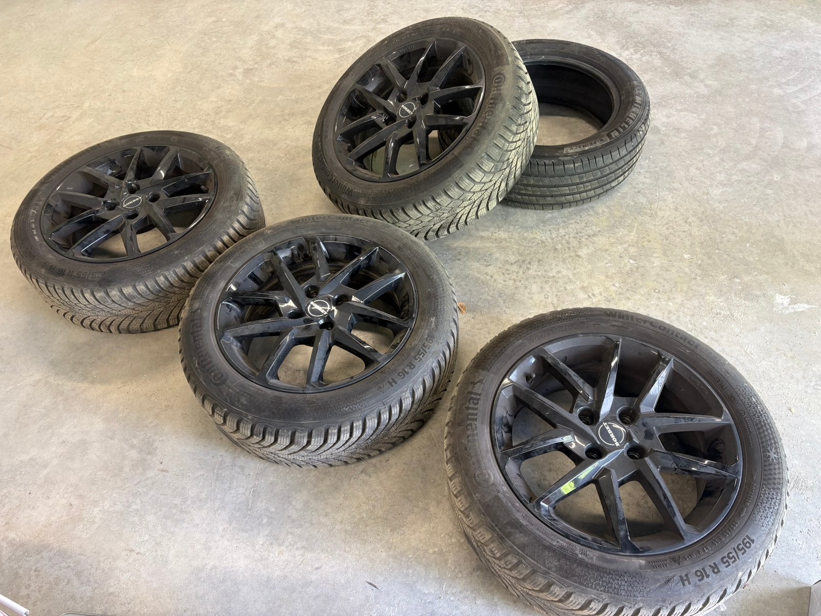 4 PNEUS HIVER CONTINENTAL 195/55 R16 + JANTES – OPEL CORSA, Auto-onderdelen, Banden en Velgen, Gebruikt, 16 inch, Banden en Velgen