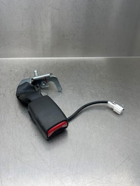 BOUCLE DE CEINTURE ARRIÈRE GAUCHE Qashqai (J11) (|936212|), Utilisé, Nissan