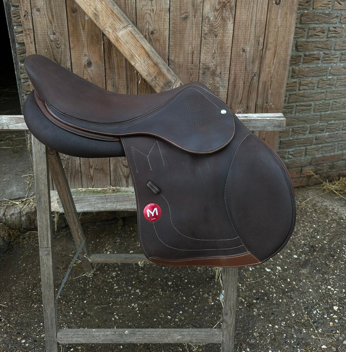 Meyer springzadel • 18 inch • als nieuw, Dieren en Toebehoren, Ophalen of Verzenden, Zo goed als nieuw, CWD, Inclusief zadelhoes