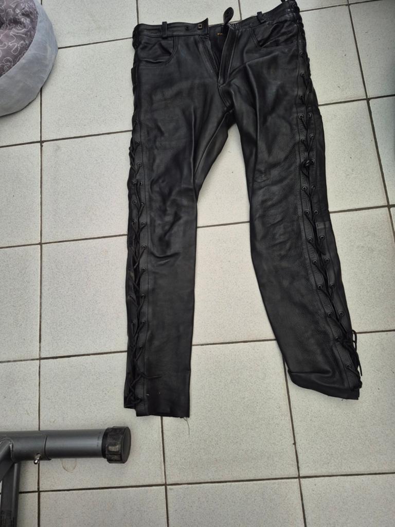 Lederen broek, Motoren, Ophalen
