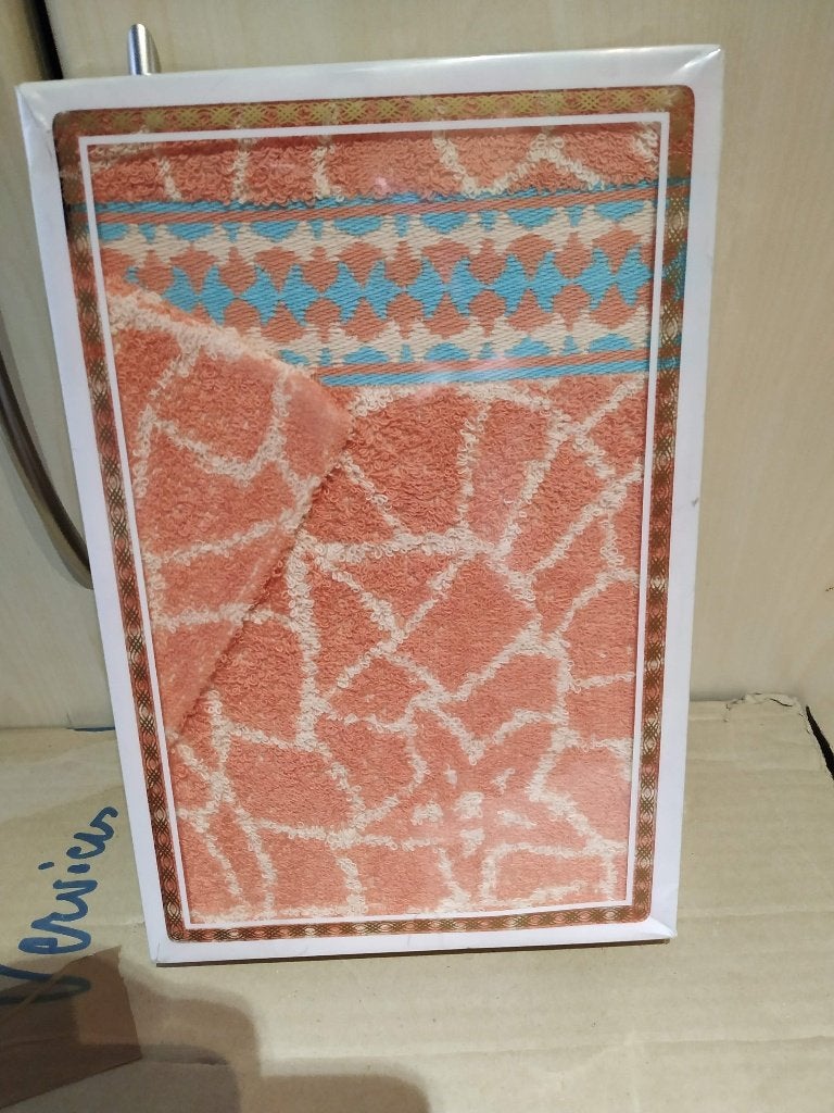 nieuwe geschenkdoos met handdoek 50x100cm en washandje, Ophalen of Verzenden, Nieuw, Handdoek