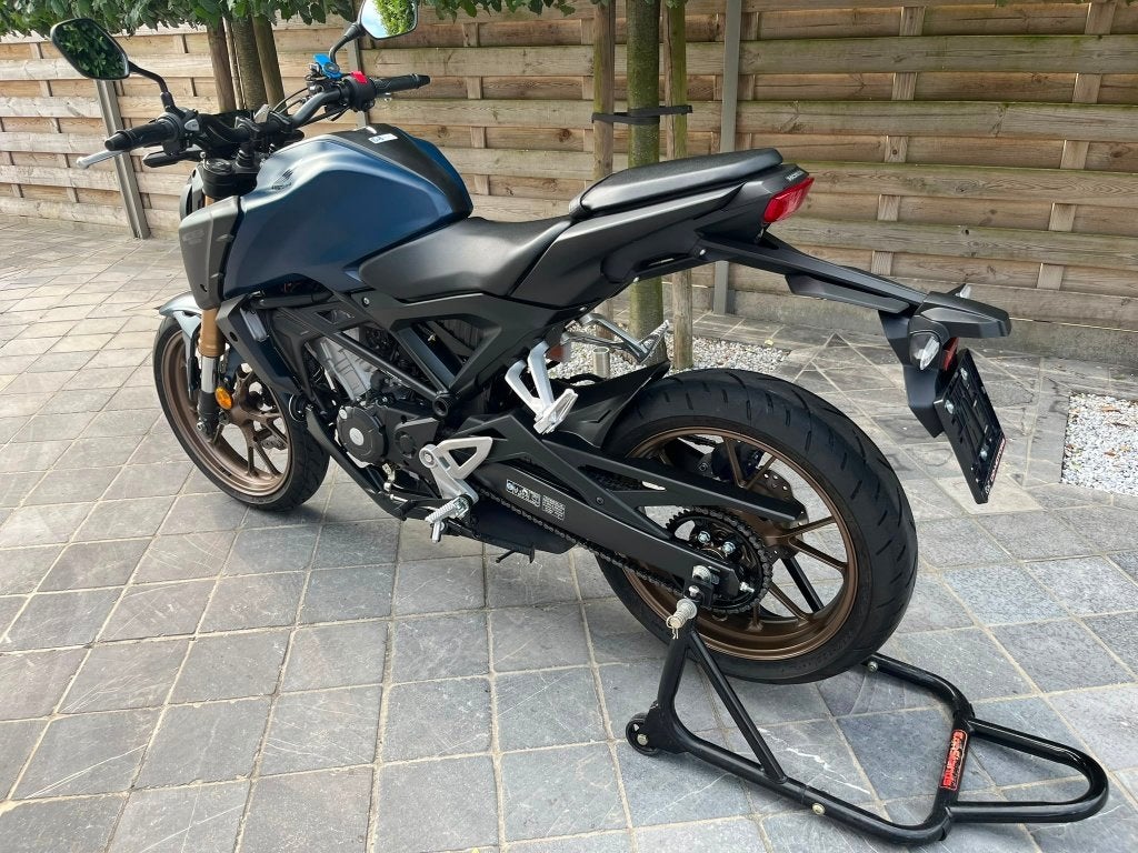 Honda cb125r **2300km** 6/2023** jeansblauw** topstaat**, Motos, Entreprise, Occasion, Permis Moto A1 minimum, Éclairage LED
