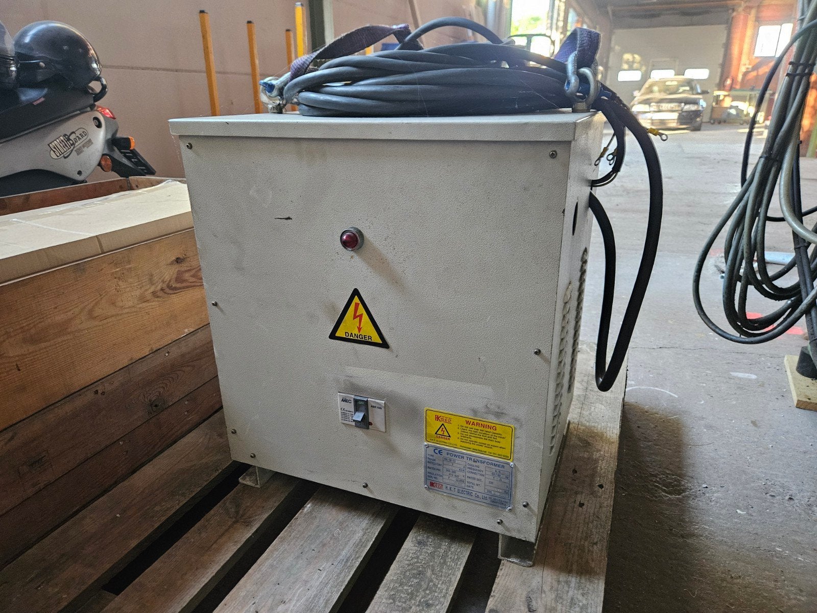 Transfo 3x400v - 3x220v 80KVA, Enlèvement