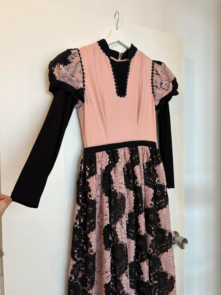 Robe de soirée Isabel Garcia noire en dentelle rose, Neuf, Robe de gala, Enlèvement ou Envoi, Rose