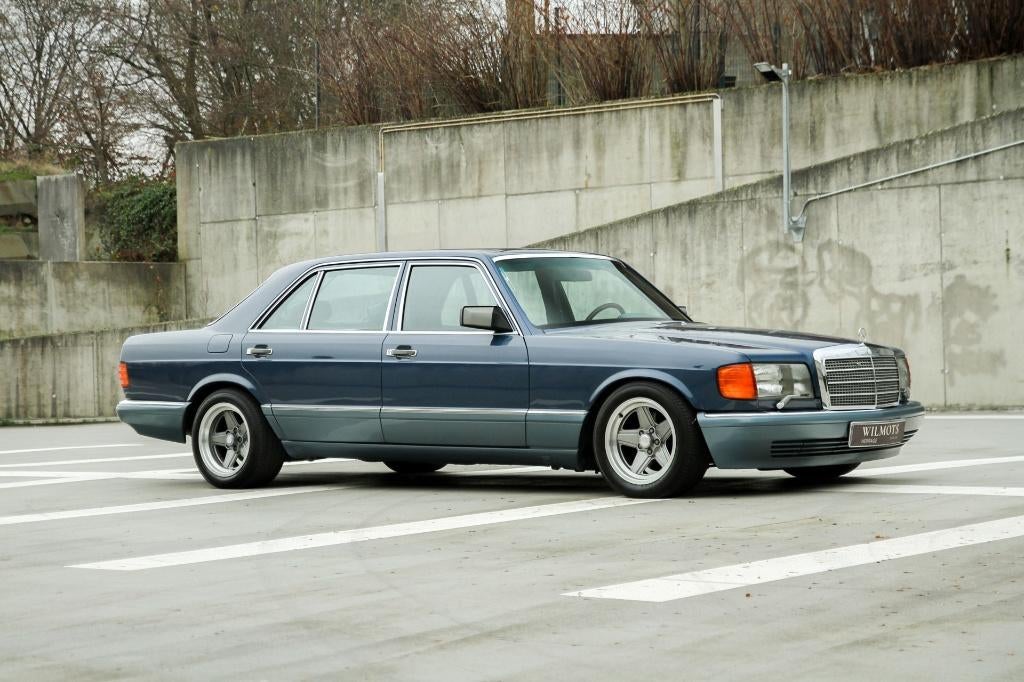 Mercedes 560 SEL - AMG eerbetoon, Auto's, Automaat, 4 deurs, Achterwielaandrijving, 8 cilinders