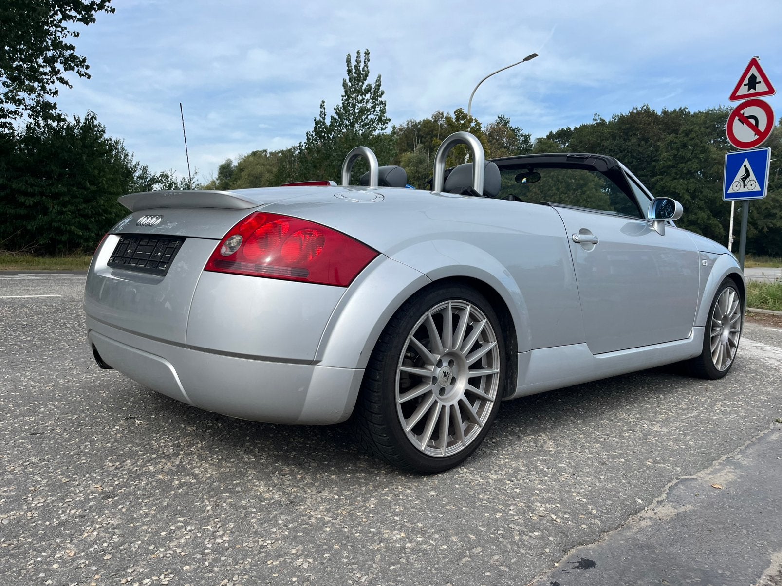 Audi TT 1.8T 180pk, Auto's, https://public.car-pass.be/vhr/20fba57d-2594-4a05-86ca-445ca8c3fe43, Cabriolet, Leder, Bedrijf