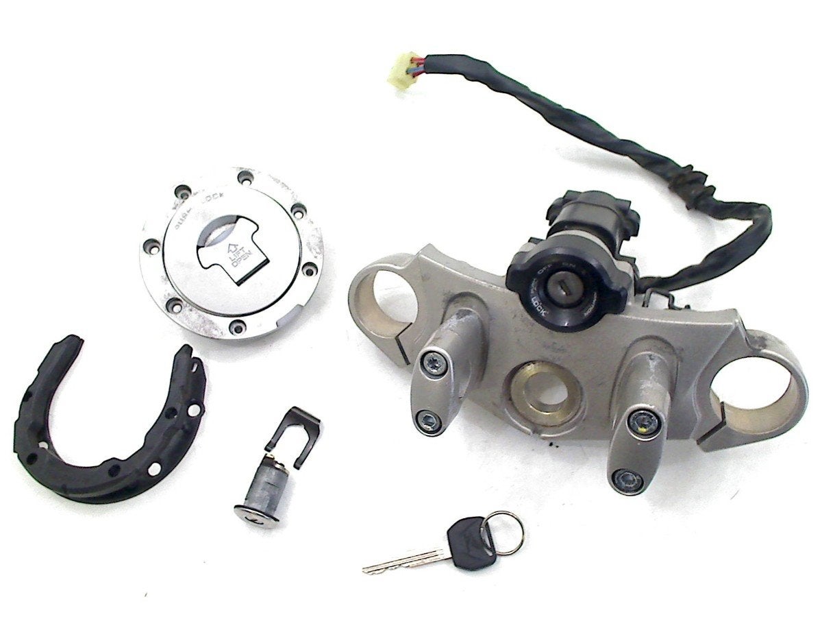 ENSEMBLE DE VERROU ET CYLINDRE DE PORTES Honda, Honda Center GmbH, Utilisé, Info@honda.de, Hanauer Landstraße  222-224
60314  Frankfurt am Main, DE