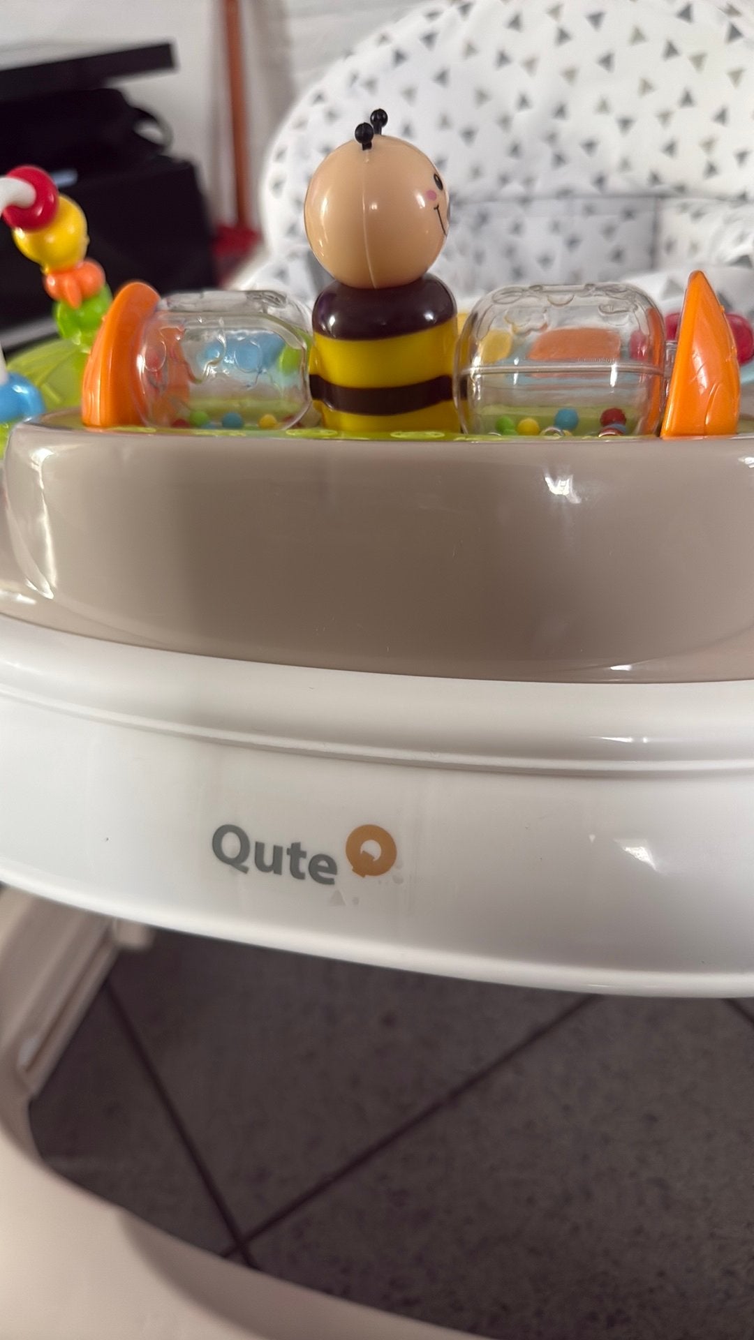 Qute babywalker in nieuwstaat, Kinderen en Baby's, Ophalen, Zo goed als nieuw