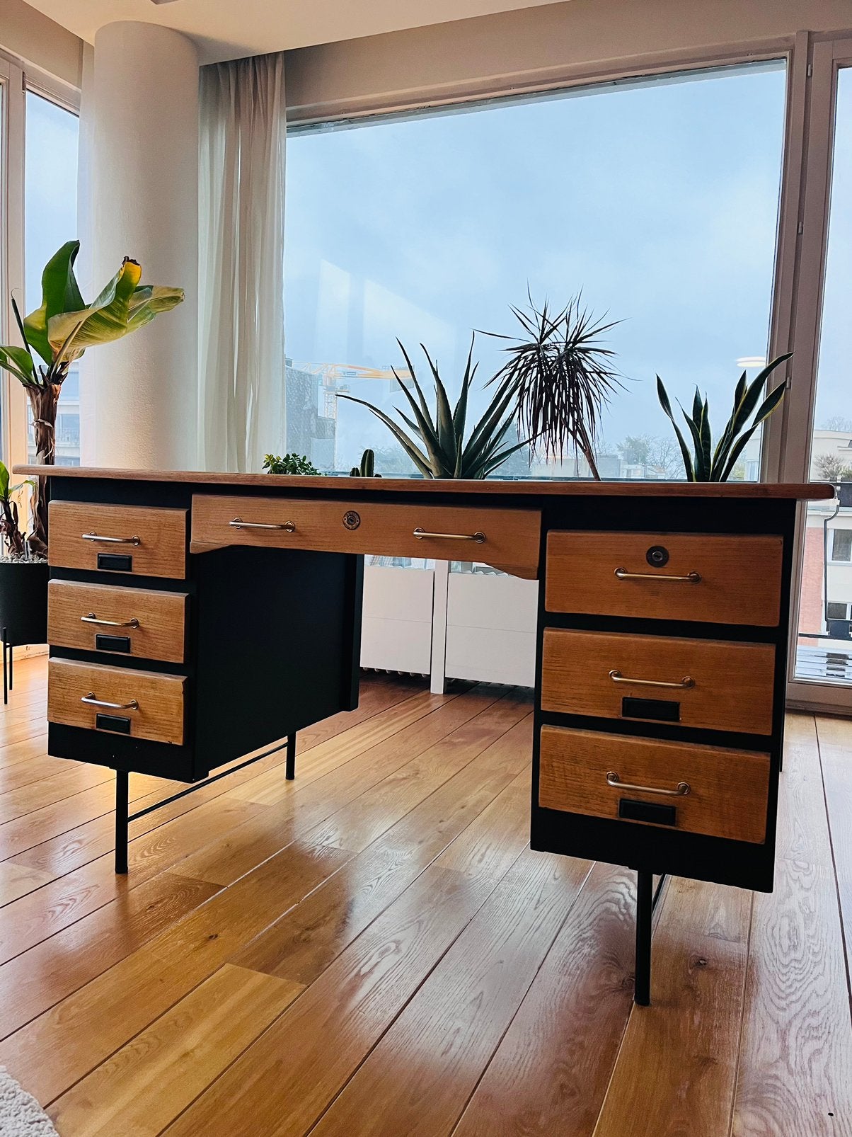 Bureau vintage Spirol – Fécamp – Bois & noir – 140 cm, Vintage, Comme neuf, Bois, Enlèvement