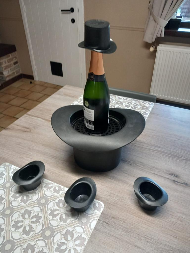 Vintage Champagne ijskoeler met rooster en 4 mini hoedjes vo, Ophalen, Champagne