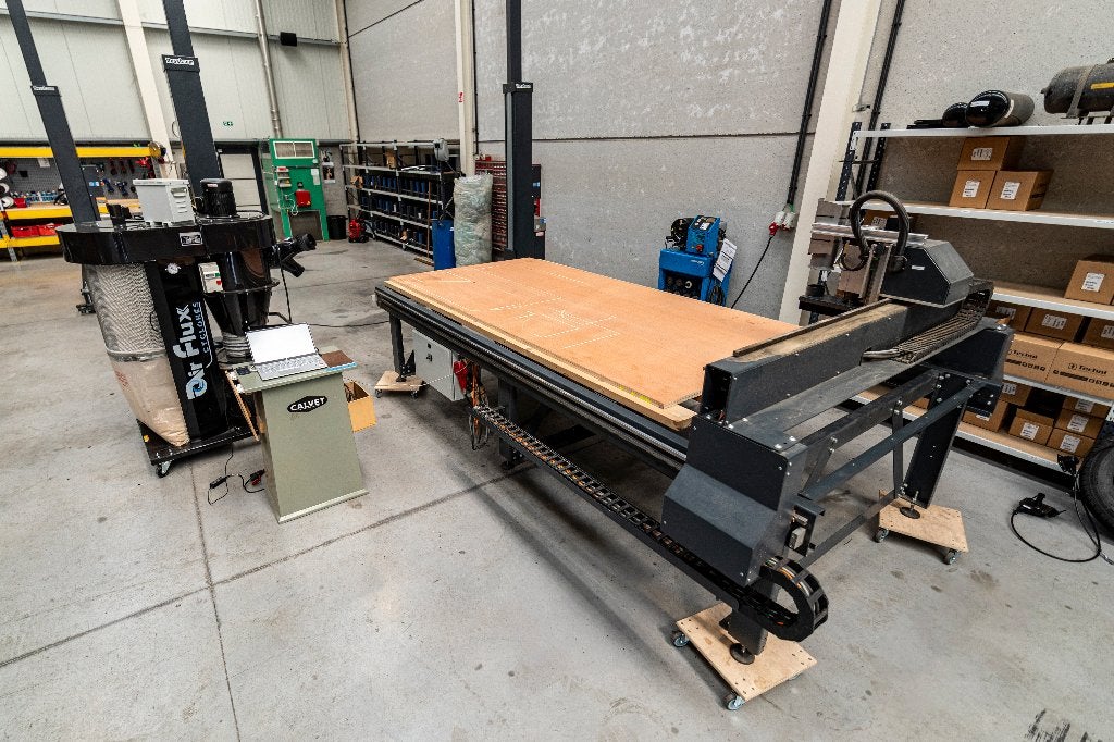 Columbus CNC frees + Air Flux Cycloonstofafzuiging + Laptop, Ophalen