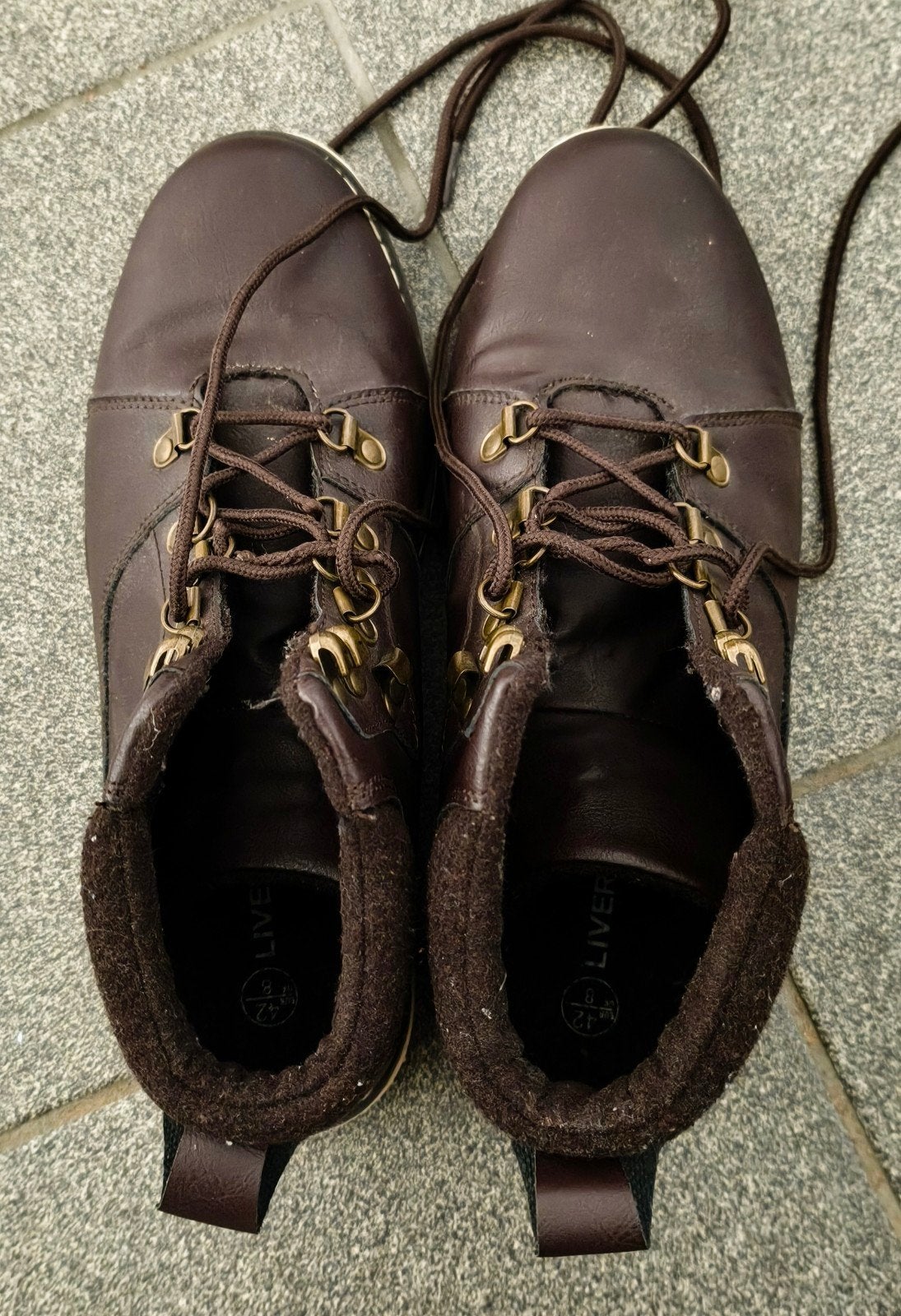 Schoenen, Enlèvement
