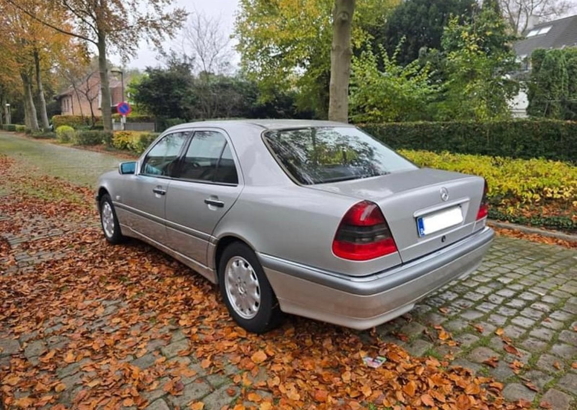 Mercedes C180 benzine W202, Auto's, Euro 2, 4 deurs, Elektrische ramen, Leder