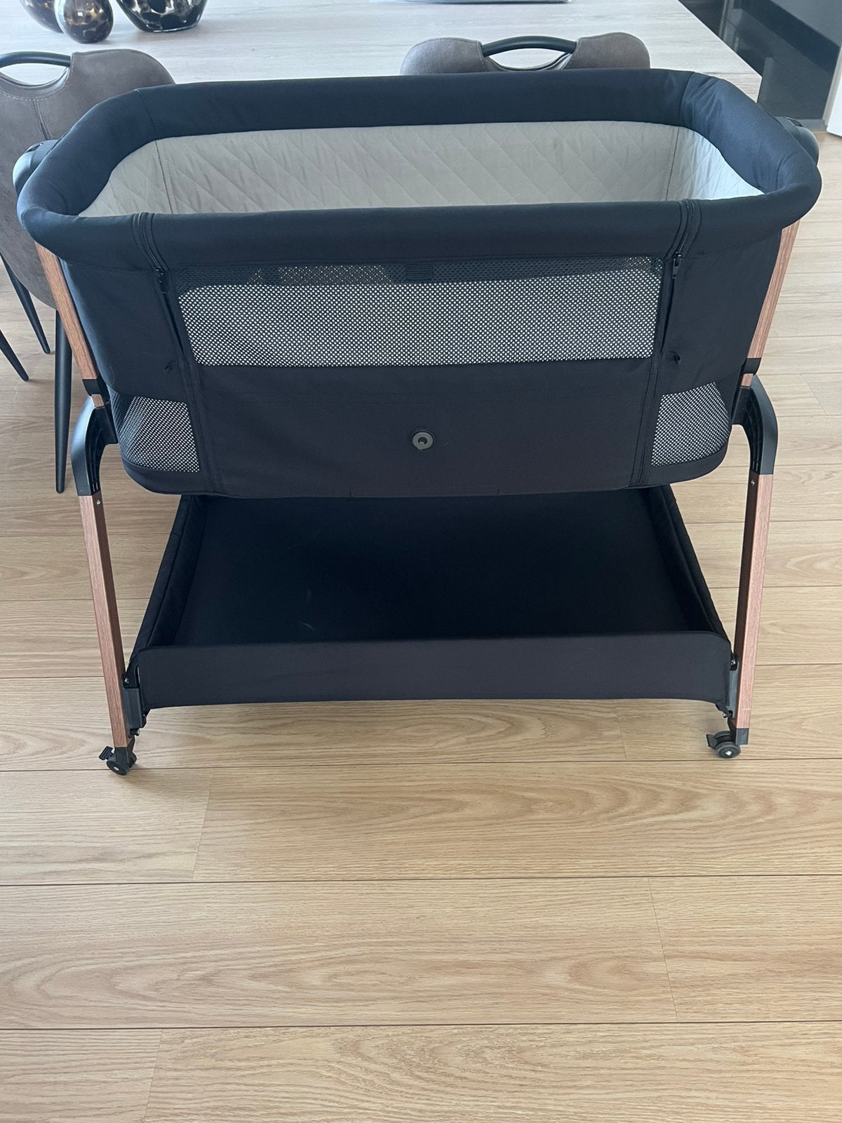 Qute co-sleeper Q-breez plus woody zwart, Kinderen en Baby's, Ophalen, Zo goed als nieuw, Matras