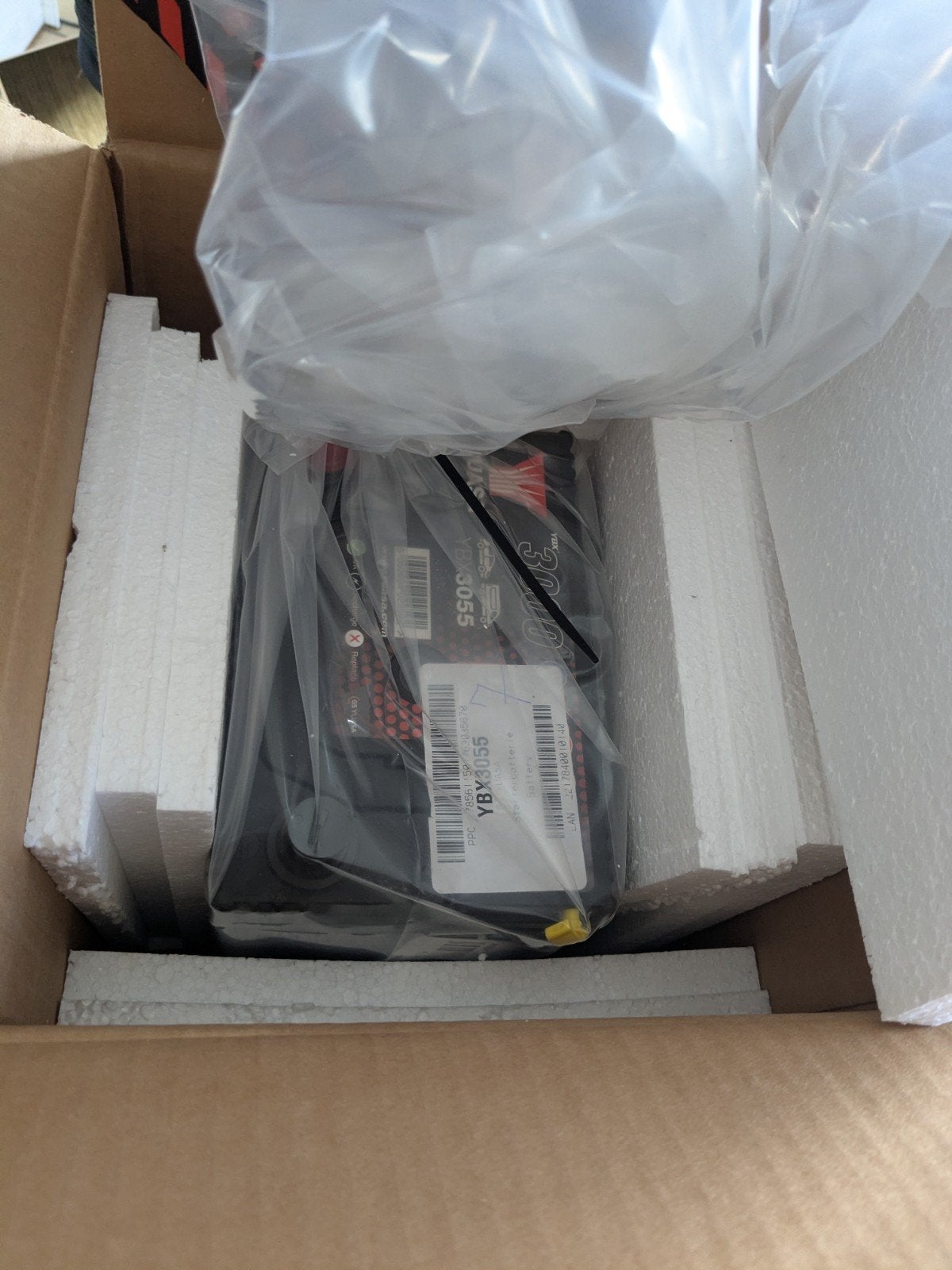 Batterie voiture neuve 12v YUASA (ybx 3055), Autos : Pièces & Accessoires