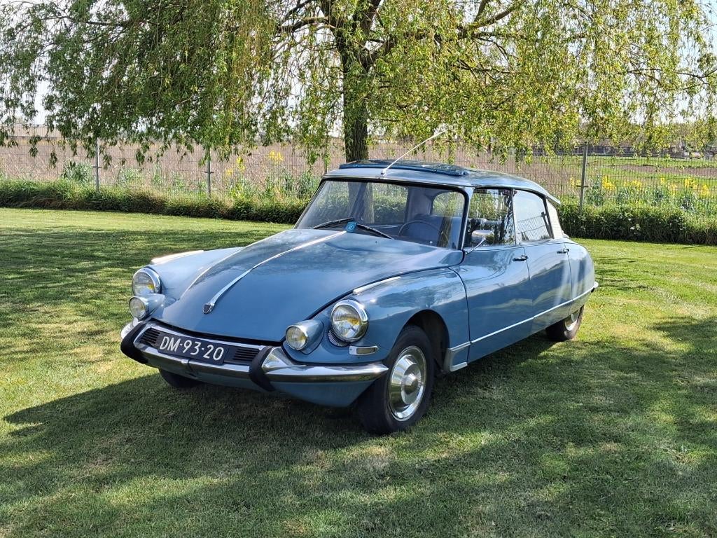 Troisième propriétaire de la Citroën ID 19, Autos, Achat, DS, Particulier, Intérieur cuir