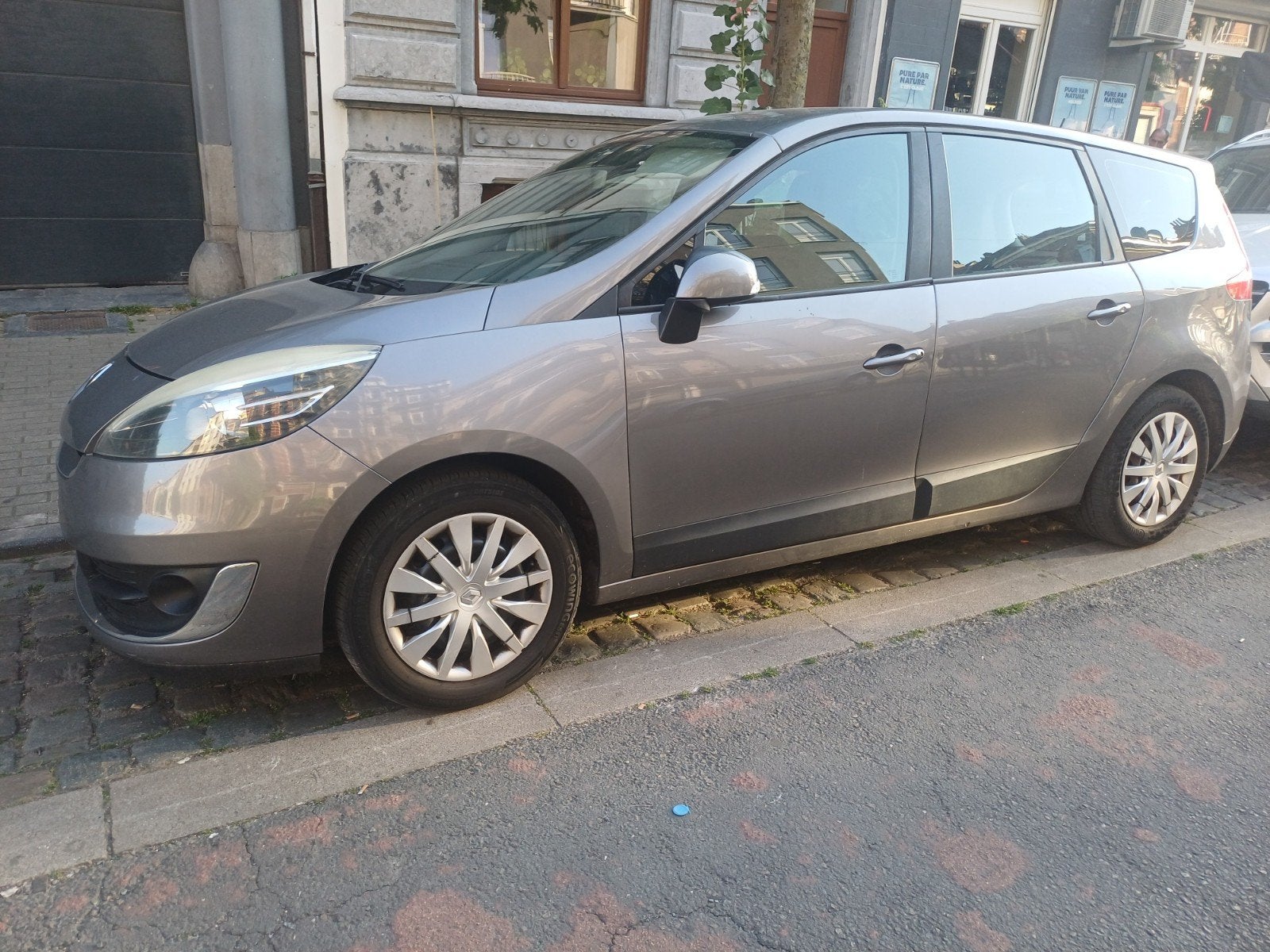 Deux renault avec bon moteur qui roule très bien pour export, Achat