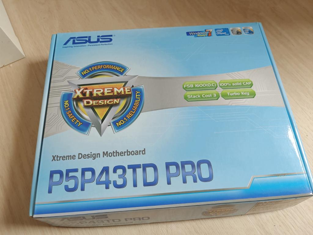 Asus moederbord P5P43TD - compatible met win7, Ophalen of Verzenden