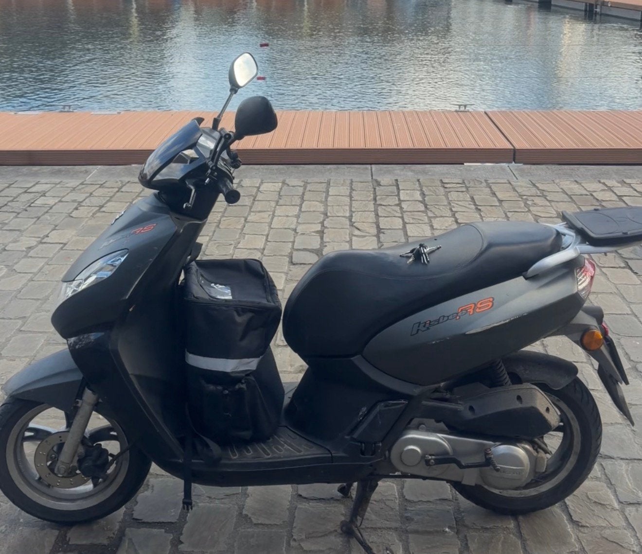 Peugeot kisbee klasse B 50, Fietsen en Brommers, Scooters | Peugeot, Ophalen, Zo goed als nieuw