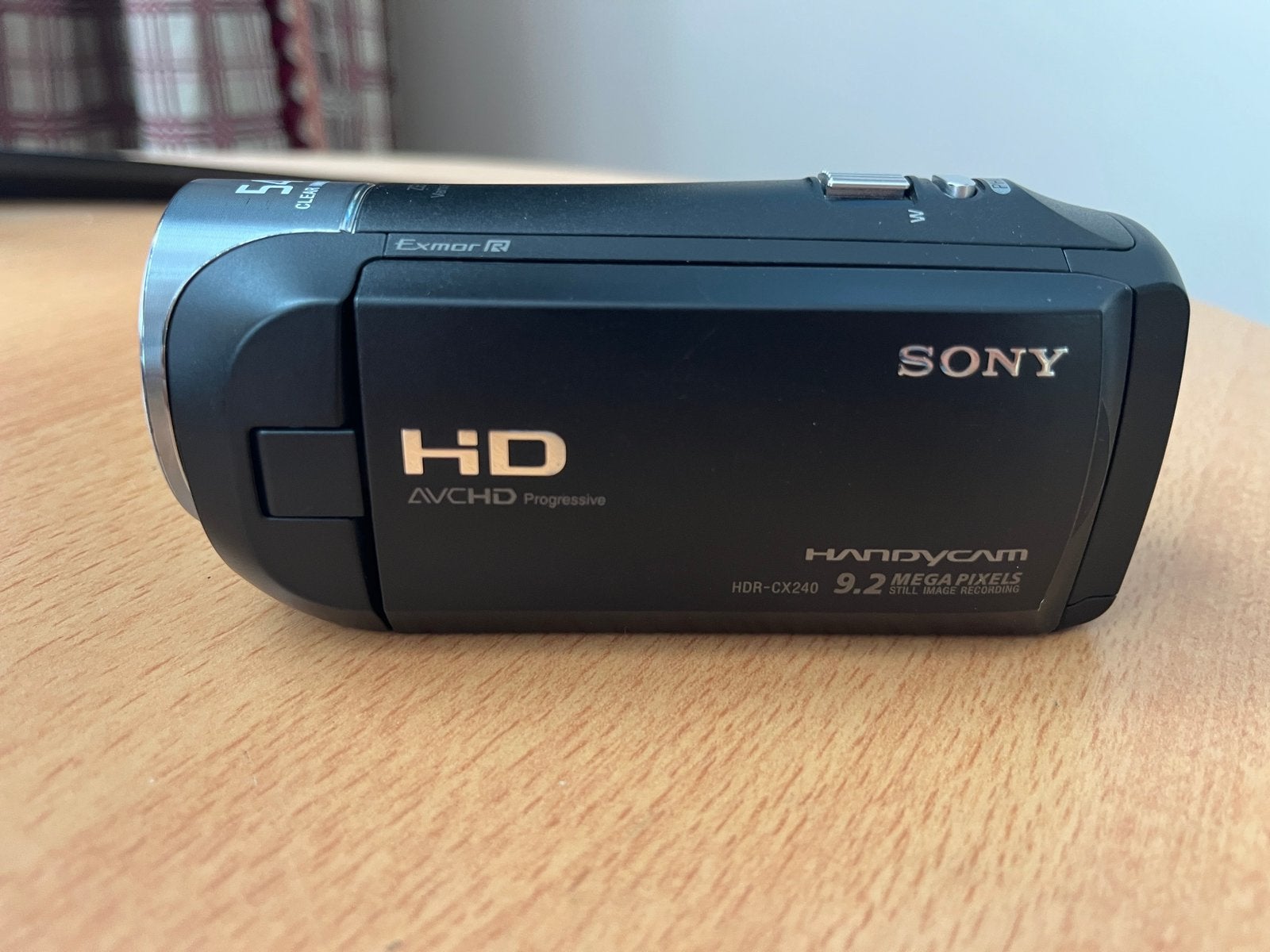 ⁠Sony Handycam HDR-CX240E HD avec boîte et chargeur⁠, Ophalen, Full HD, Zo goed als nieuw, Sony
