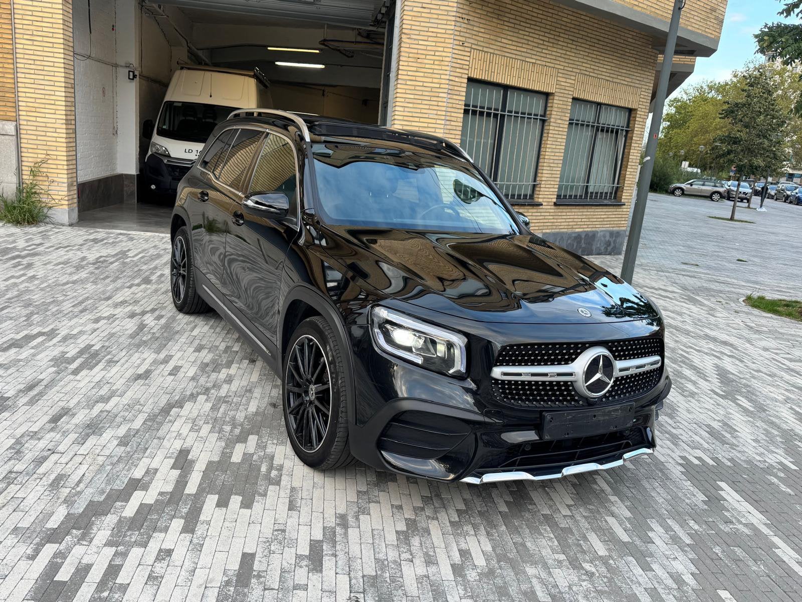 Mercedes -Benz  GLB 200 essence km**6000** année 2022, Autos, Achat, Euro 6, Entreprise, Automatique
