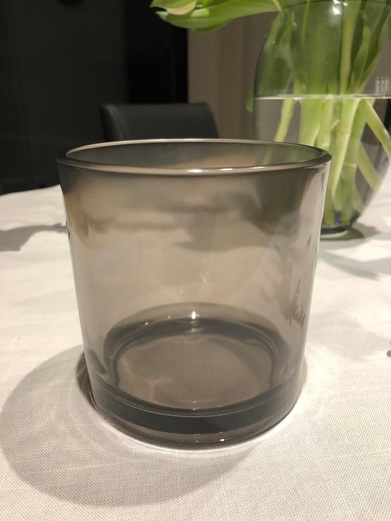 Groot windlicht / vaas voor een kaars in grijs gerookt glas, Enlèvement ou Envoi, Comme neuf