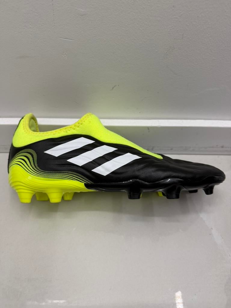 Crampons Adidas Copa noir et jaune fluo – Taille 38, Ophalen of Verzenden, Zo goed als nieuw, Schoenen