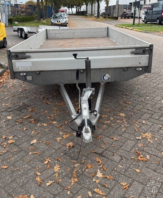 Hapert Azure plateau aanhangwagen 2700 kg, Ophalen, Zo goed als nieuw