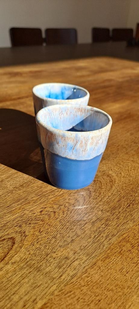 Deux petites tasses bleues à espresso émaillées, Enlèvement ou Envoi