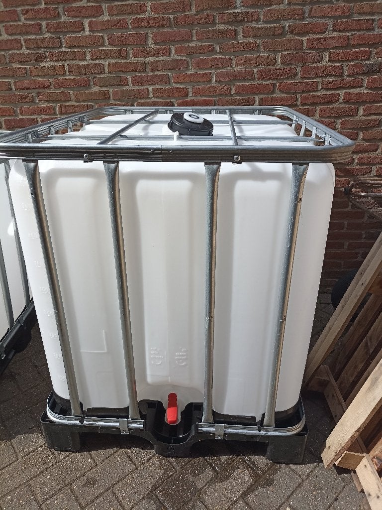 IBC vat 1000 liter met plastiek voet, 150 liter of meer, Ophalen, Gebruikt, Kunststof