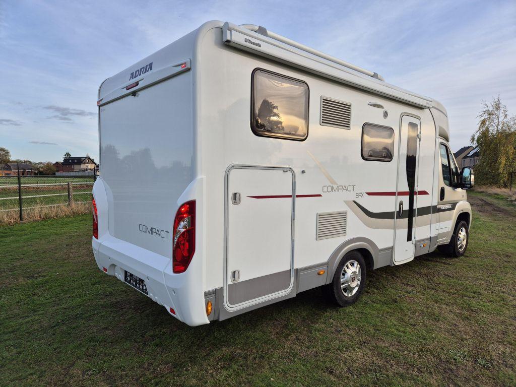 Adria Compact 660 SPX Dwarsbed 1e eig 2016, Caravans en Kamperen, Mobilhomes, Bedrijf, Adria, Half-integraal