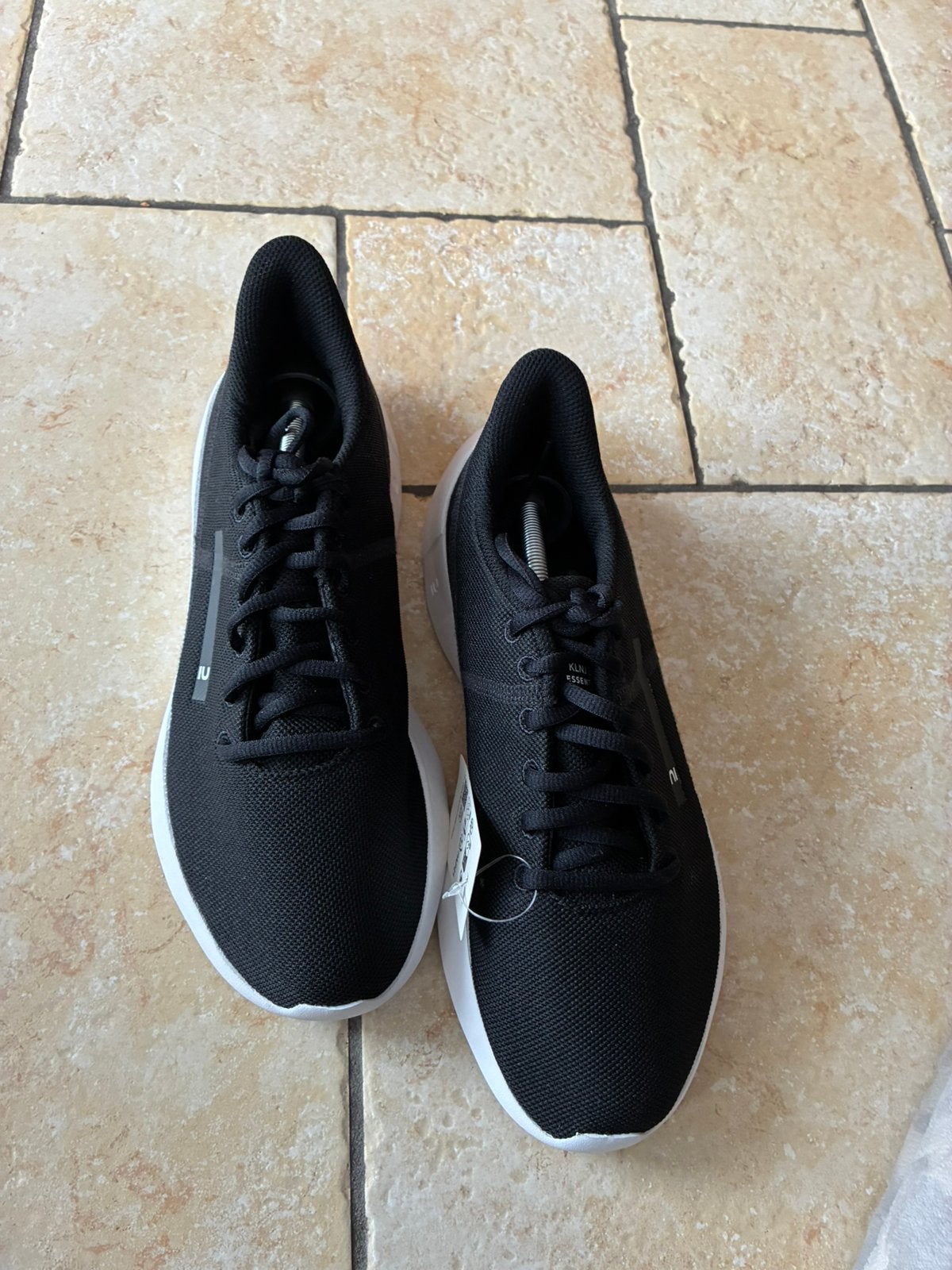 Nieuwe zwarte sneakers (40), Ophalen, Zo goed als nieuw