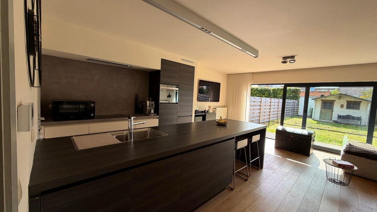 Lichtrijk gelijkvloers appartement met zuidgerichte tuin, 63 m², Tot 200 m², Verkoop zonder makelaar, Appartement