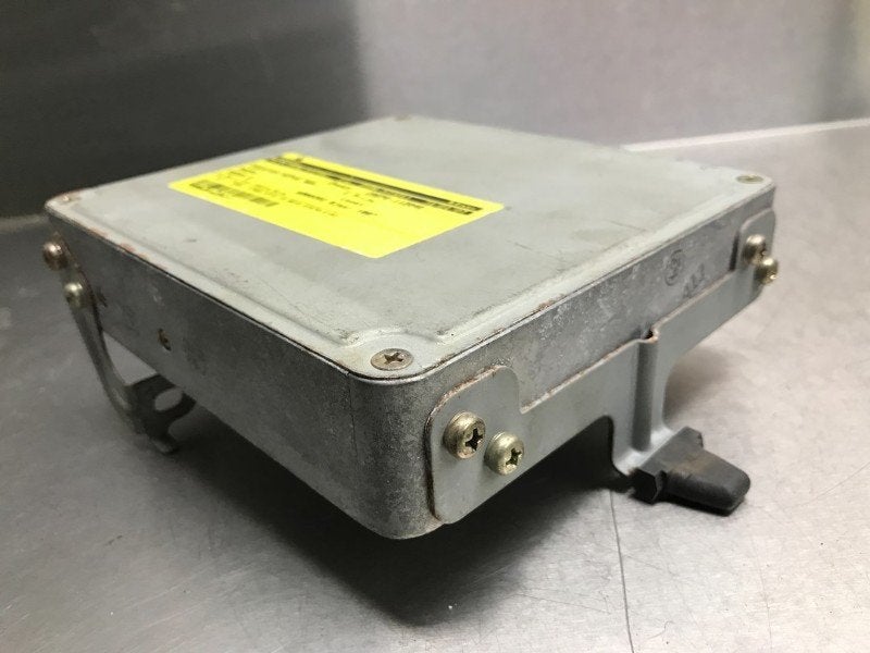 CALCULATEUR MOTEUR ECU Ford Capri 1 (ECJ) (|KF1618881B079|), Utilisé, Ford
