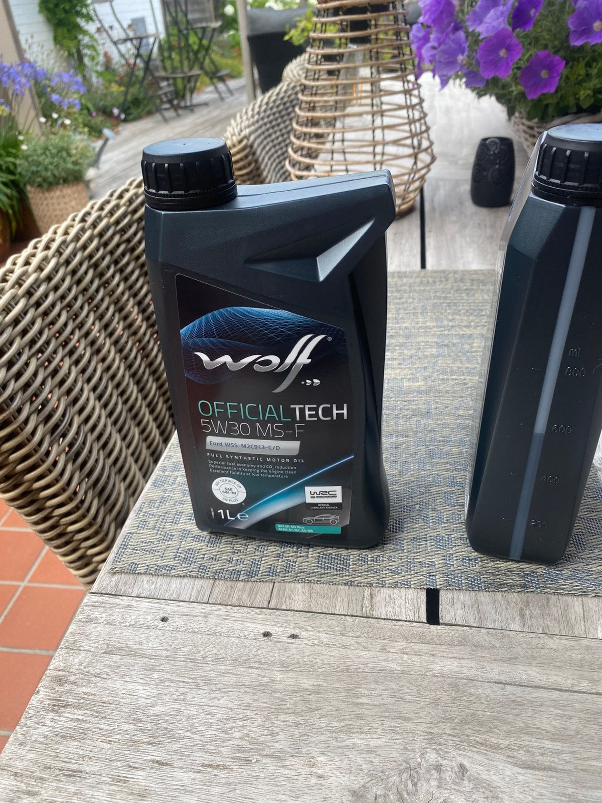 Motorolie WOLF. Fles 1 liter en fles 0,600 liter, Ophalen, Nieuw