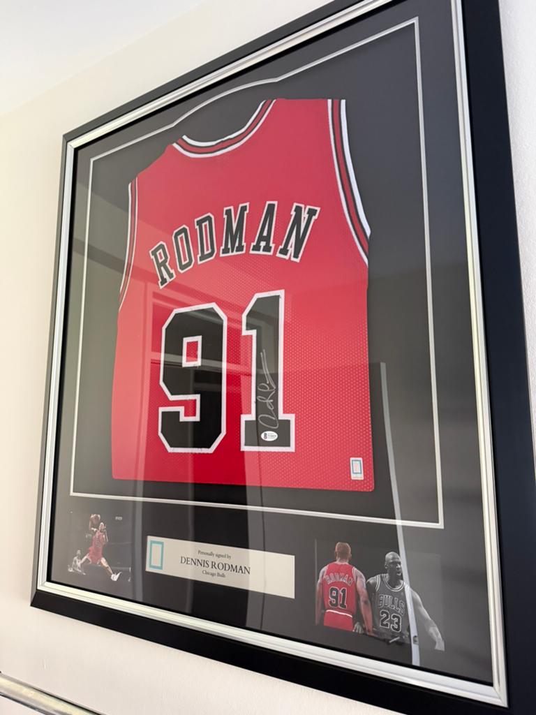 Gesigneerde jersey Chicago Bulls Dennis Rodman met beckett, Sport en Fitness, Ophalen, Zo goed als nieuw