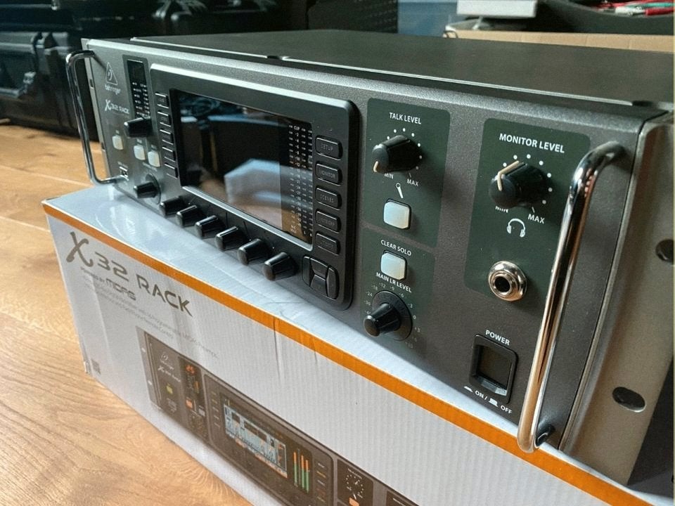 Behringer X32 Rack & X-LIVE Karte, Ophalen of Verzenden, Zo goed als nieuw, 20 kanalen of meer