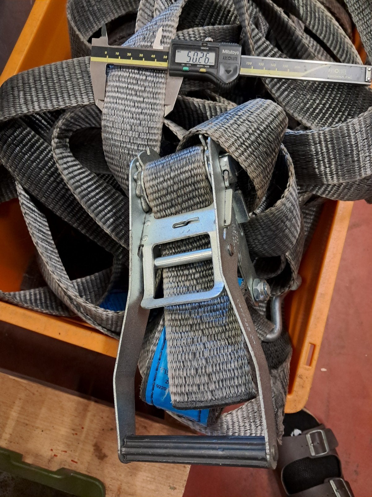 Spanbanden Metalis., Ophalen