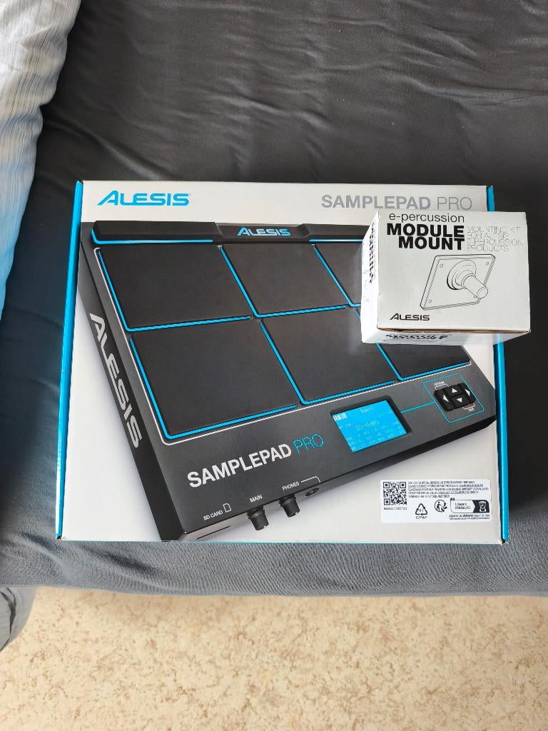 Alesis Samplepad PRO + attache Alesis + carte SD 32GB, Musique & Instruments, Batteries électroniques, Enlèvement, Comme neuf