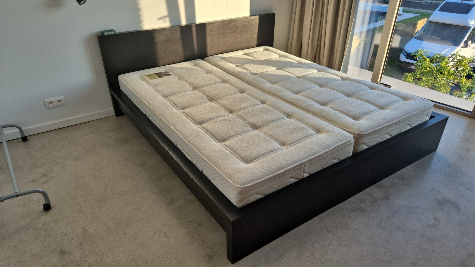 Bed 180 x 200 cm (zwart hout), Huis en Inrichting, Slaapkamer | Slaapbanken, Ophalen, Gebruikt, Zwart, Tweepersoons