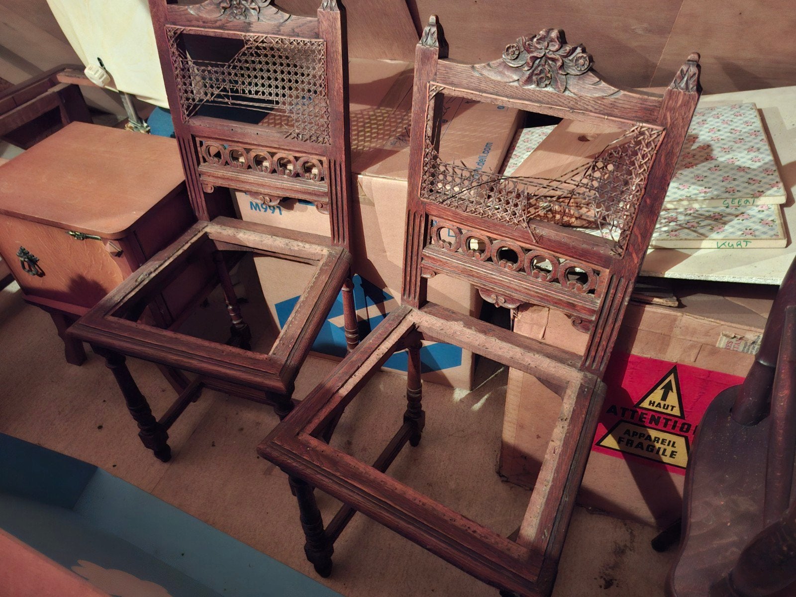 2 te restaureren stoelen, Ophalen