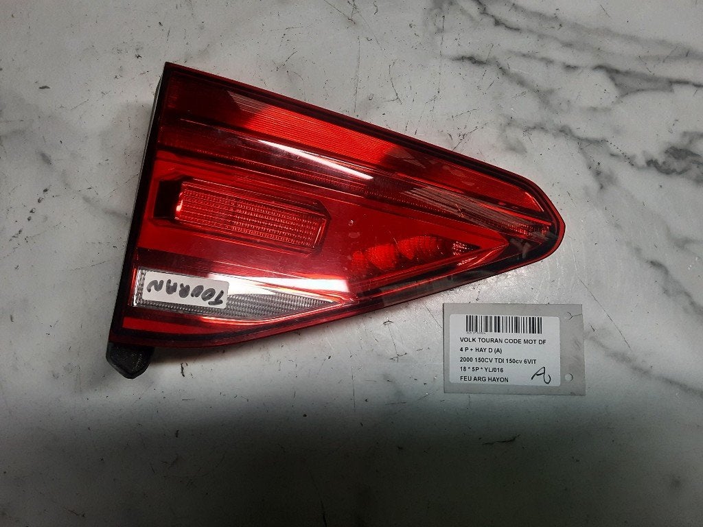 ACHTERLICHT LINKS ACHTERKLEP Touran (5T1) (5TA945093D), Gebruikt, Volkswagen, Mevr. I. Hauben, Rue de l'Espoir 34 34
4030  GRIVEGNÉE, BE