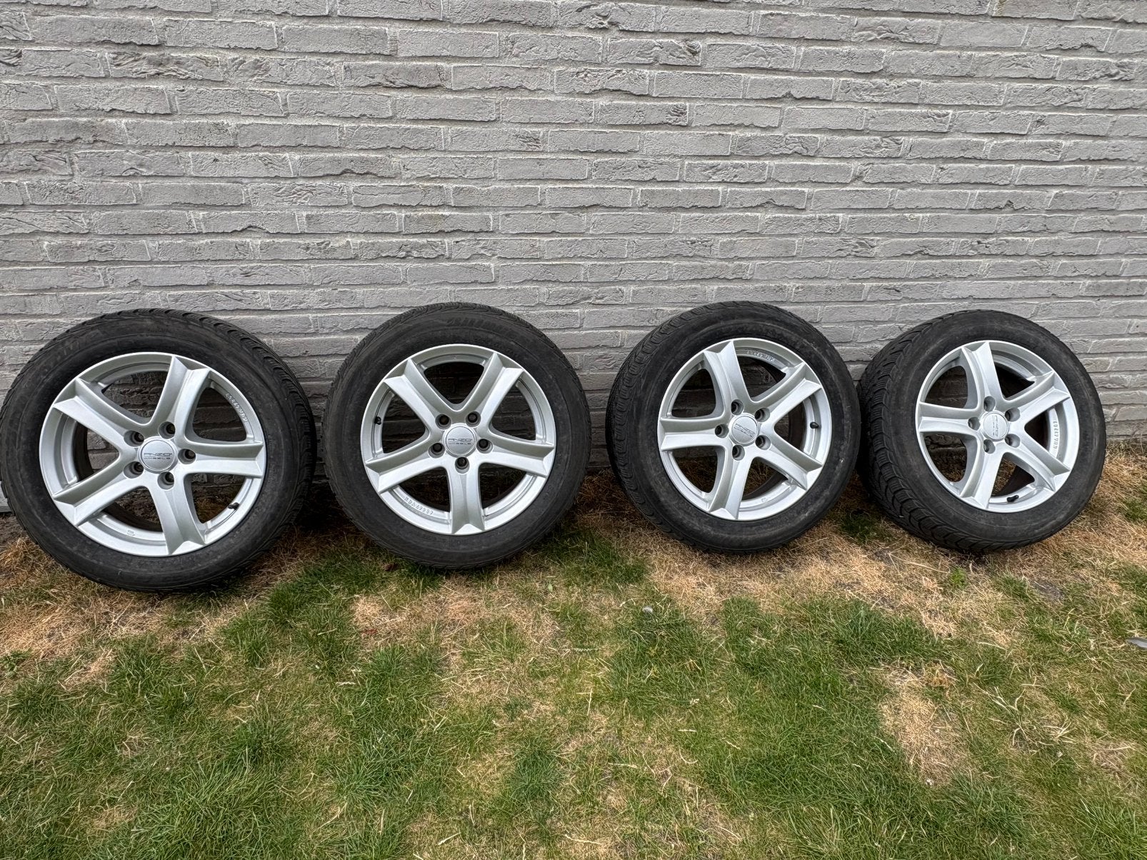 4 Winterbanden bridgestone met velgen (205/55R16 91h), Ophalen, Winterbanden, Band(en)