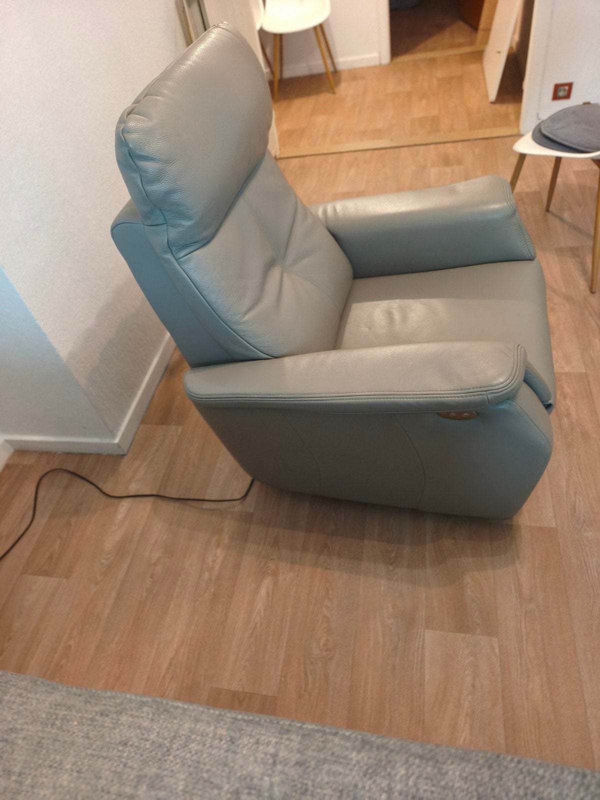 Elektrische lederen relax zetel 150€, Enlèvement