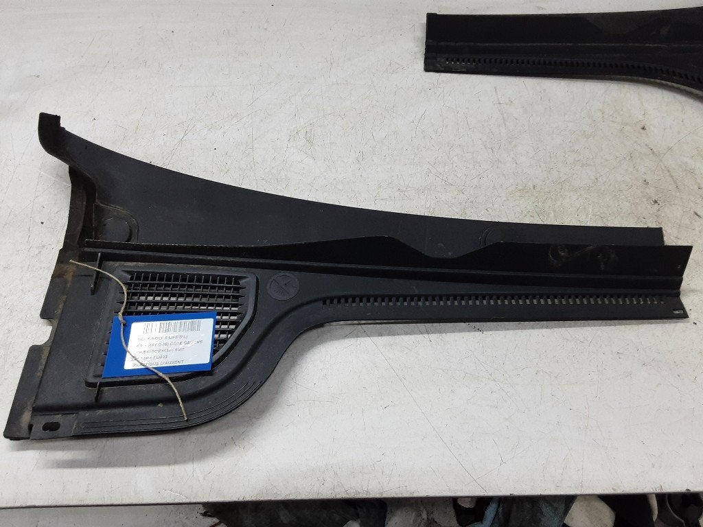 SIERLIJSTEN VOORRUIT Volkswagen Golf VIII (CD1) (01-2019/-), Gebruikt, Mevr. I. Hauben, Rue de l'Espoir 34 34
4030  GRIVEGNÉE, BE