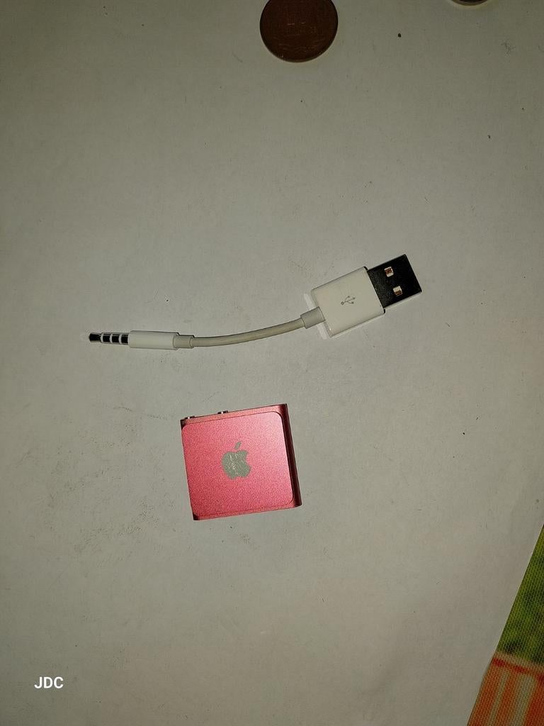 iPod shuffle 4ème 2Gb, Enlèvement ou Envoi, Rose, Shuffle, 2 à 10 GB